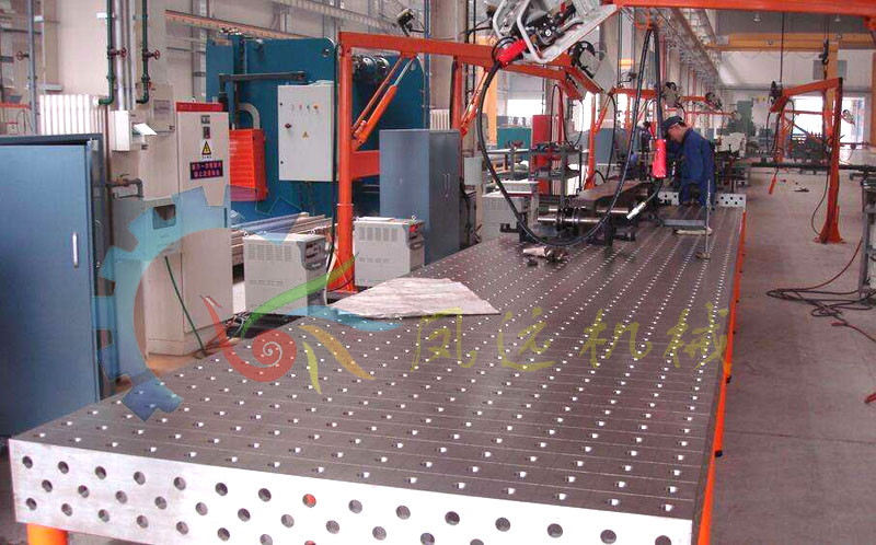 機(jī)器人焊接平臺(tái)  機(jī)器人焊接平臺(tái)  機(jī)器人柔性焊接平臺(tái)